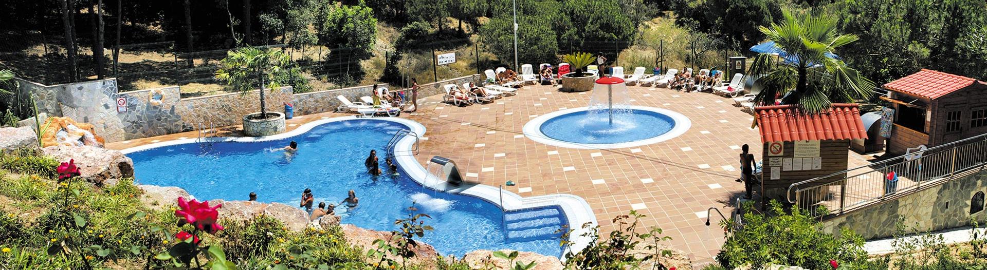 slider-camping-bonavista-Panoramique-piscine-et-bain-de-soleil 