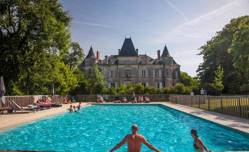 Château La Forêt piscine.jpg
